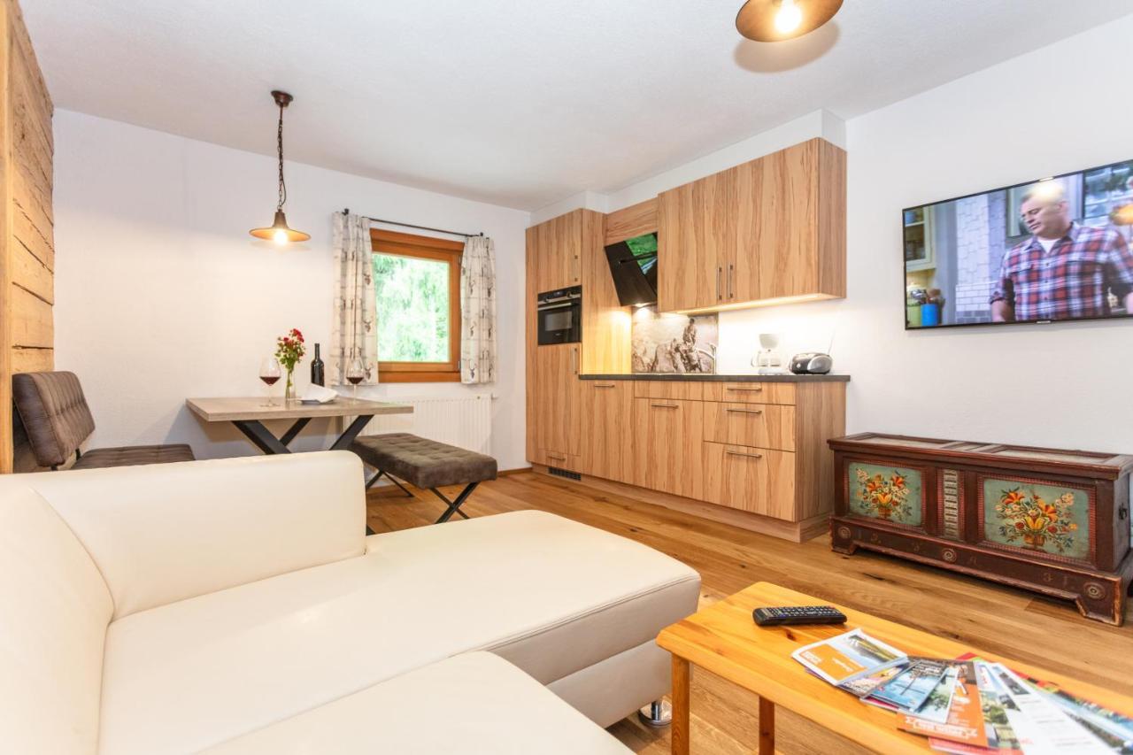 Hôtel Gasthof St. Adolari à Sankt Ulrich am Pillersee Extérieur photo