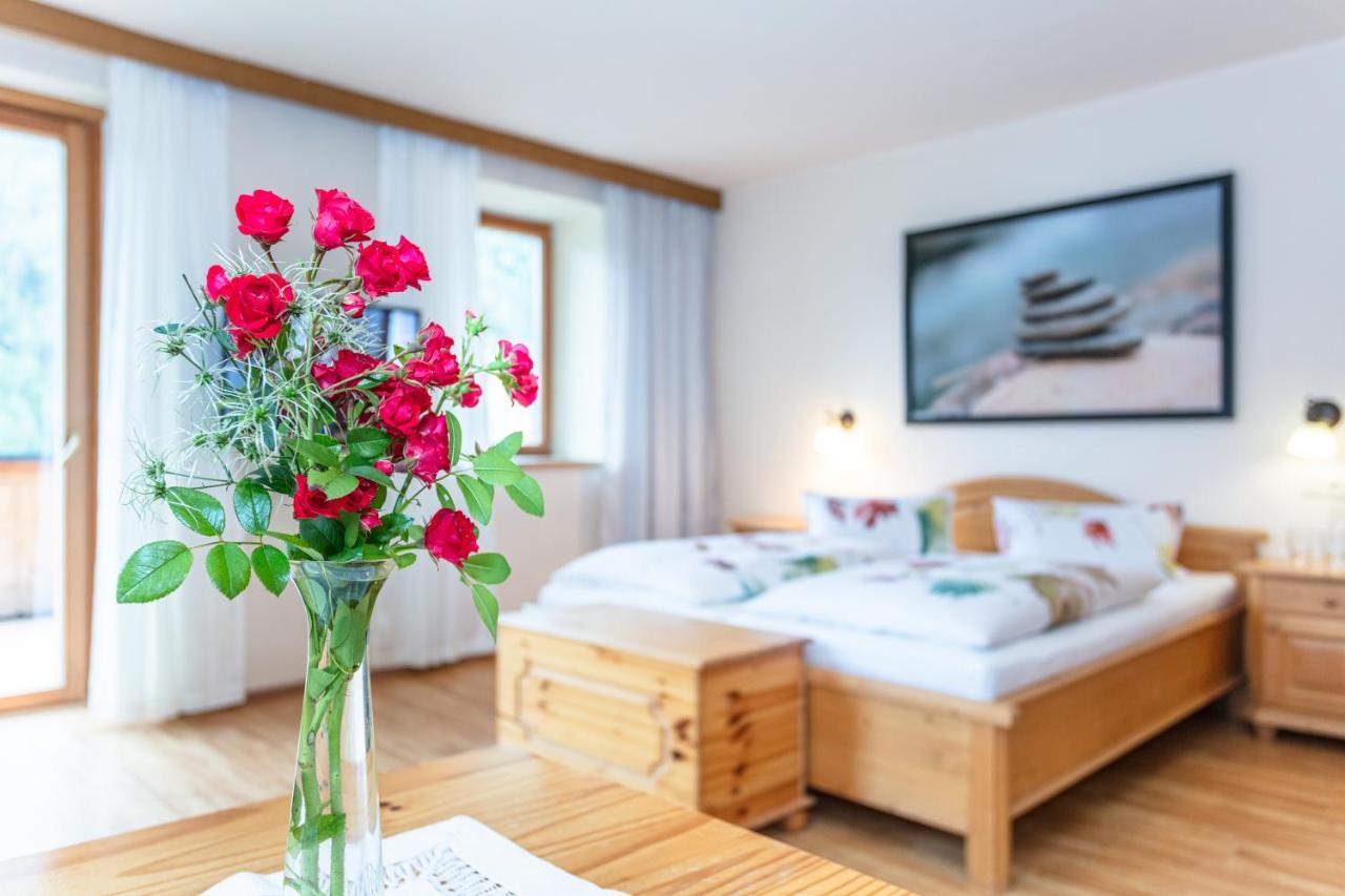 Hôtel Gasthof St. Adolari à Sankt Ulrich am Pillersee Extérieur photo