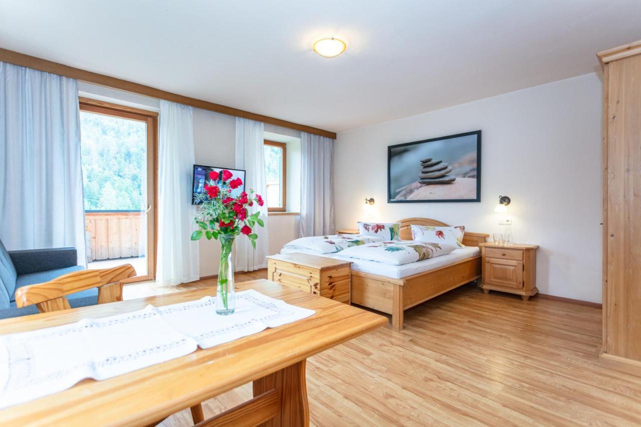 Hôtel Gasthof St. Adolari à Sankt Ulrich am Pillersee Extérieur photo