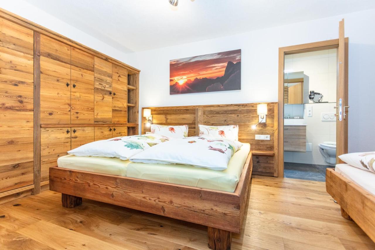 Hôtel Gasthof St. Adolari à Sankt Ulrich am Pillersee Extérieur photo