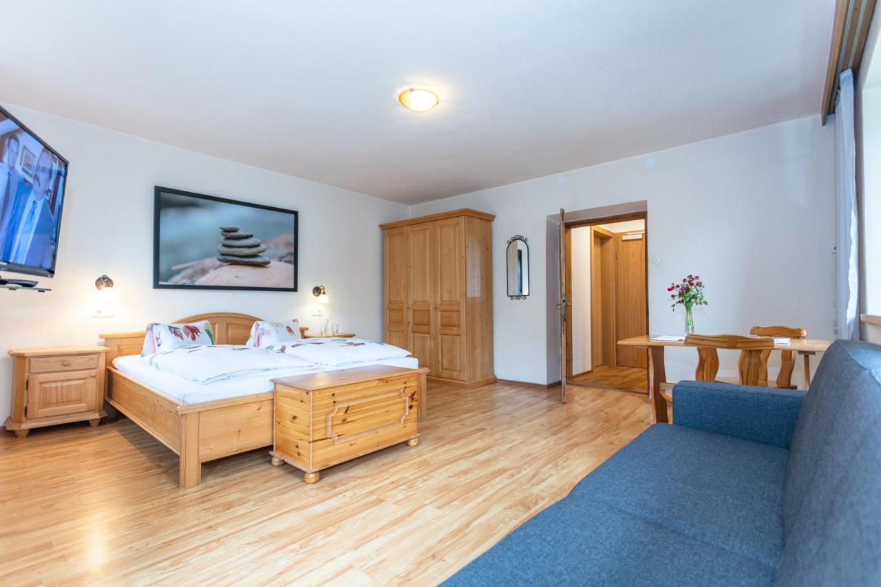 Hôtel Gasthof St. Adolari à Sankt Ulrich am Pillersee Extérieur photo