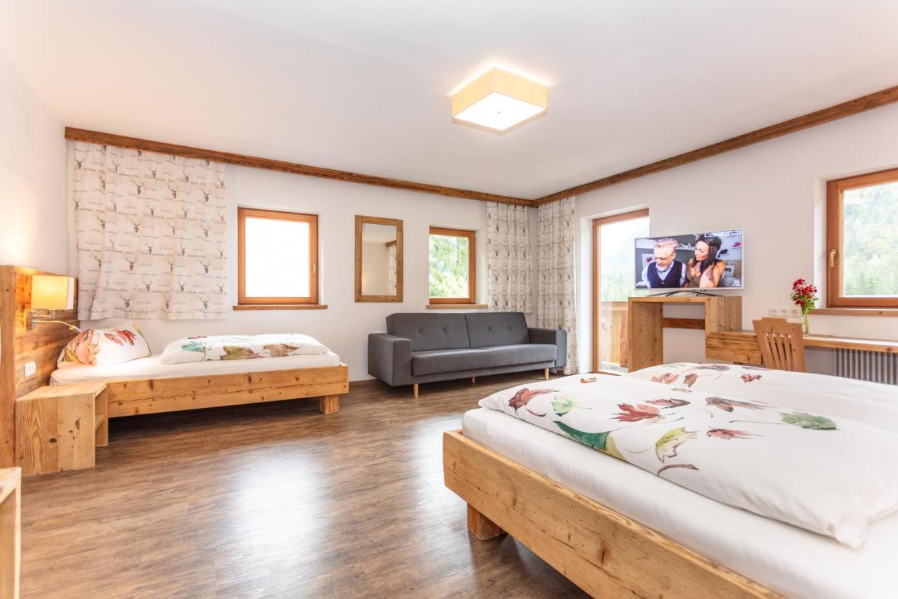 Hôtel Gasthof St. Adolari à Sankt Ulrich am Pillersee Extérieur photo