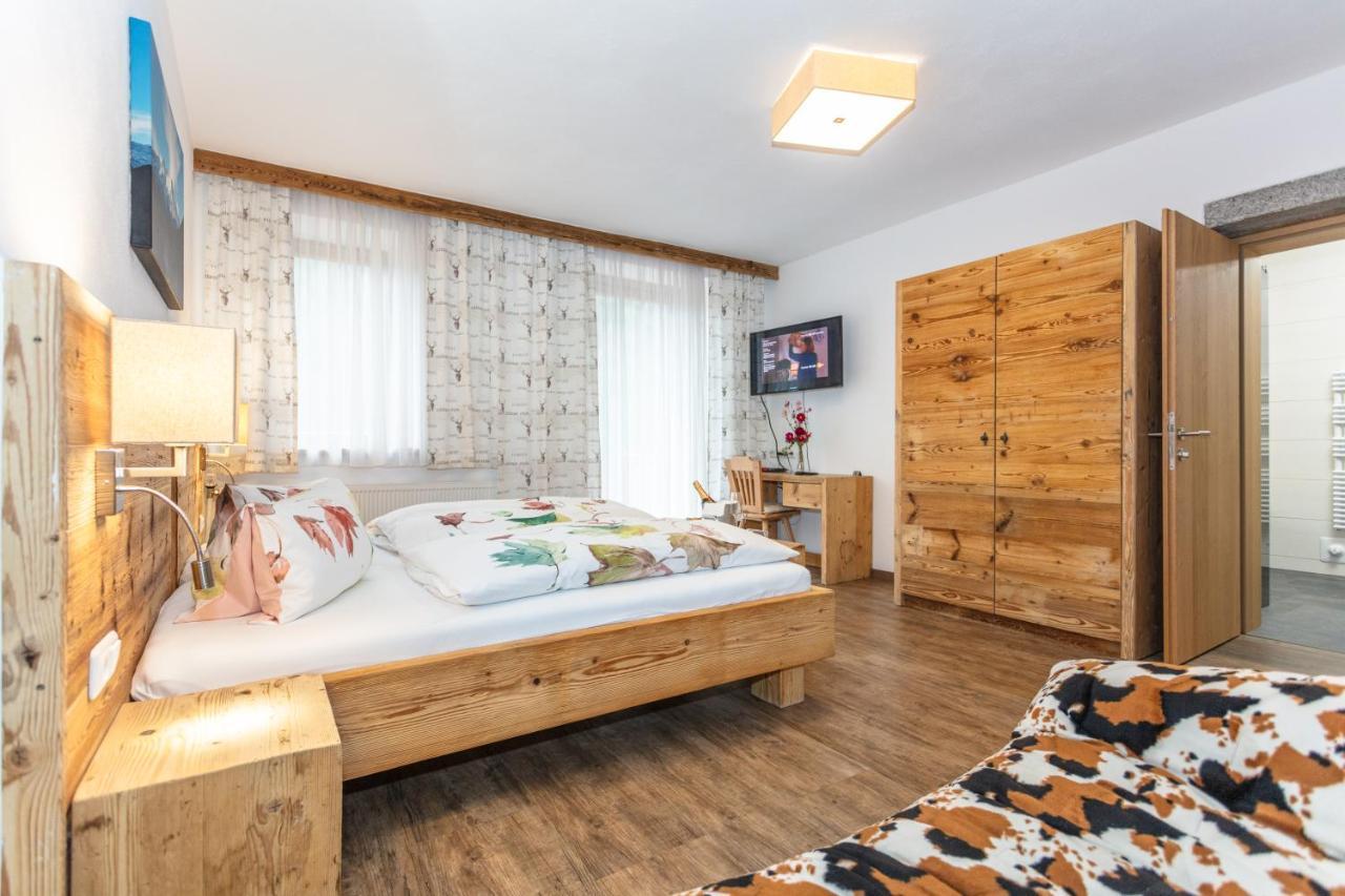 Hôtel Gasthof St. Adolari à Sankt Ulrich am Pillersee Extérieur photo