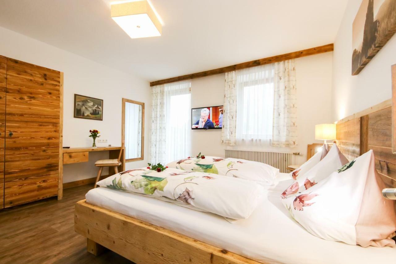 Hôtel Gasthof St. Adolari à Sankt Ulrich am Pillersee Extérieur photo